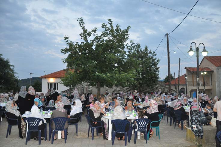 oruc-ailesi-3.jpg oruc-ailesi-3.jpg