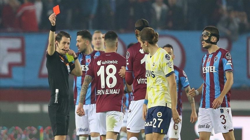 Fenerbahçe rekor kırarak liderliğini sürdürdü